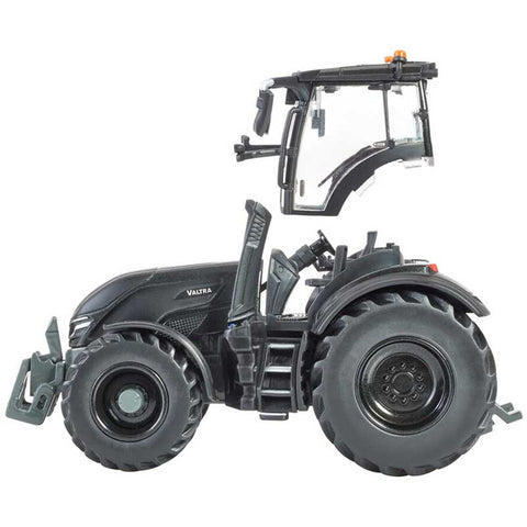 Britains Valtra Q 305 Tractor